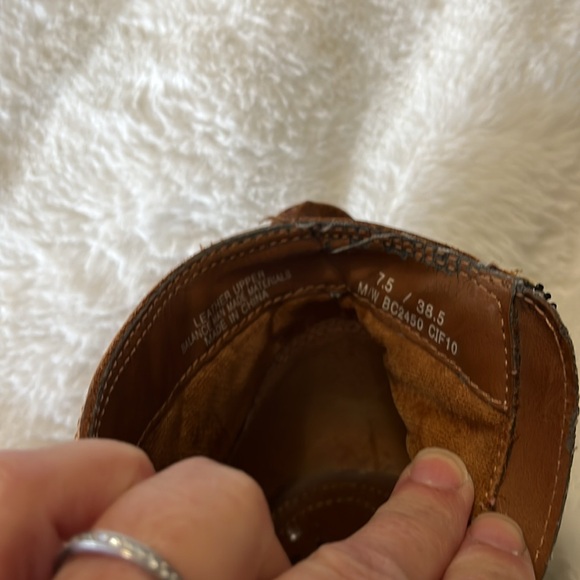 B. O. C. Brown leather booties - Picture 5 of 10